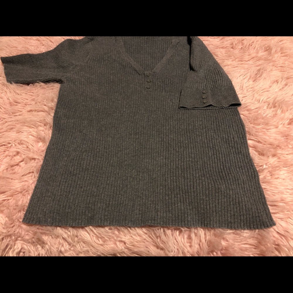 Cute gray shirt